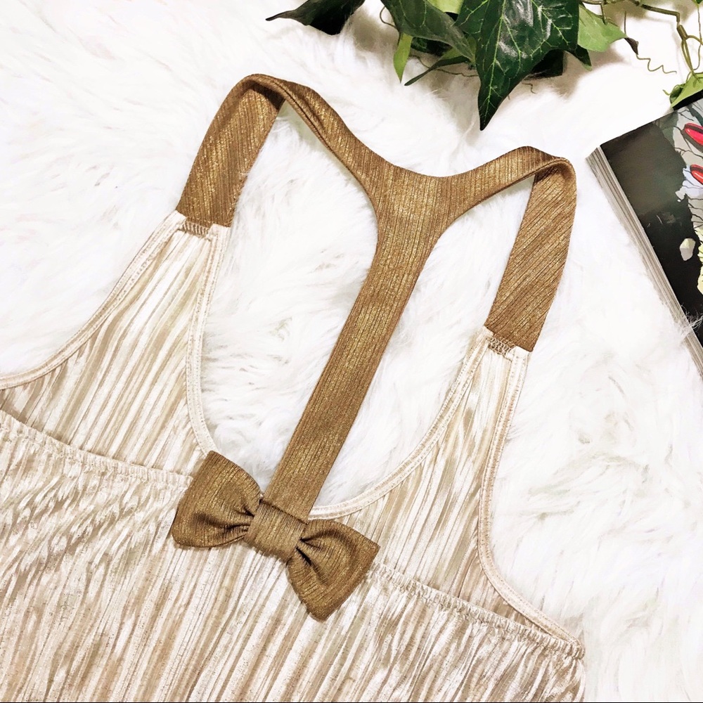 Weavers T Back Bow  Iridescent Golden Pleated Top - Picture 5 of 8